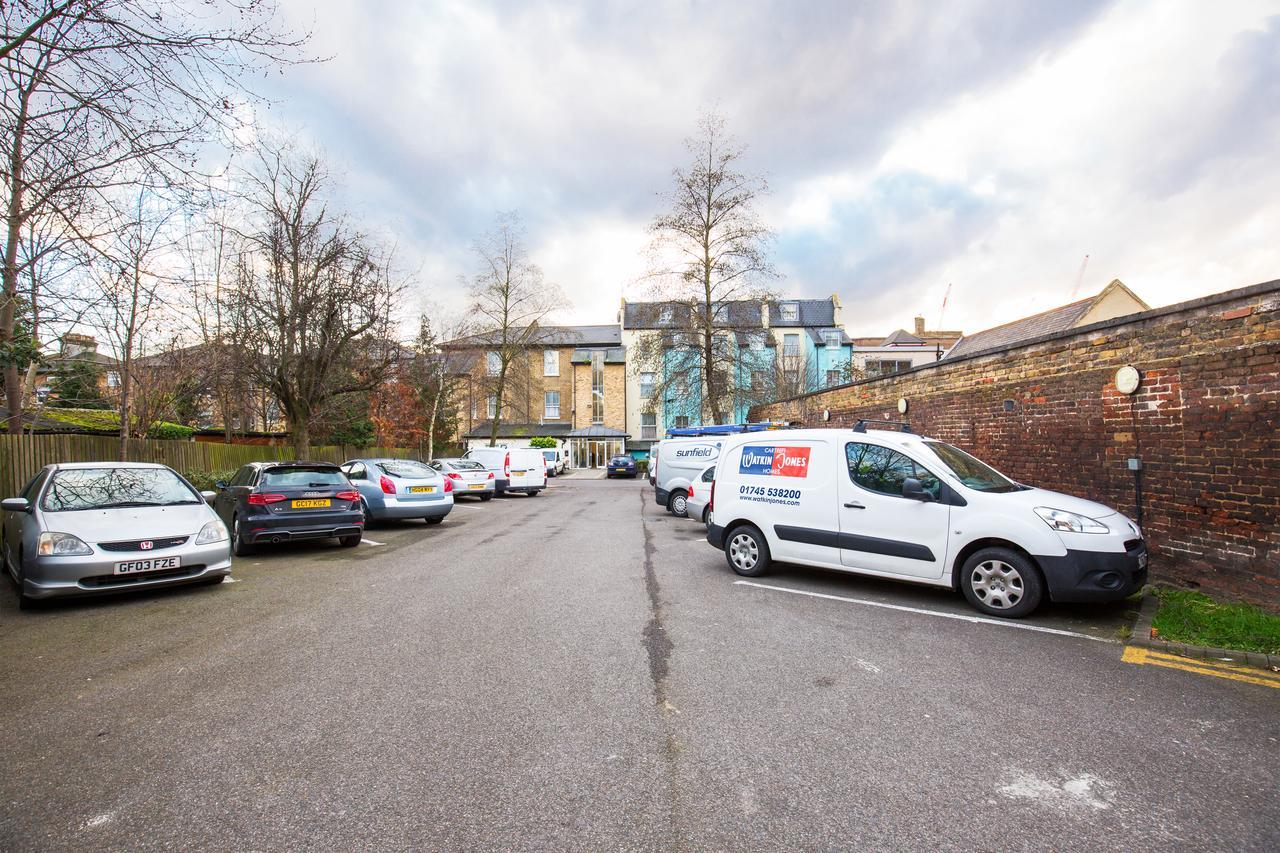 Pembury Hotel At Finsbury Park London Exterior photo