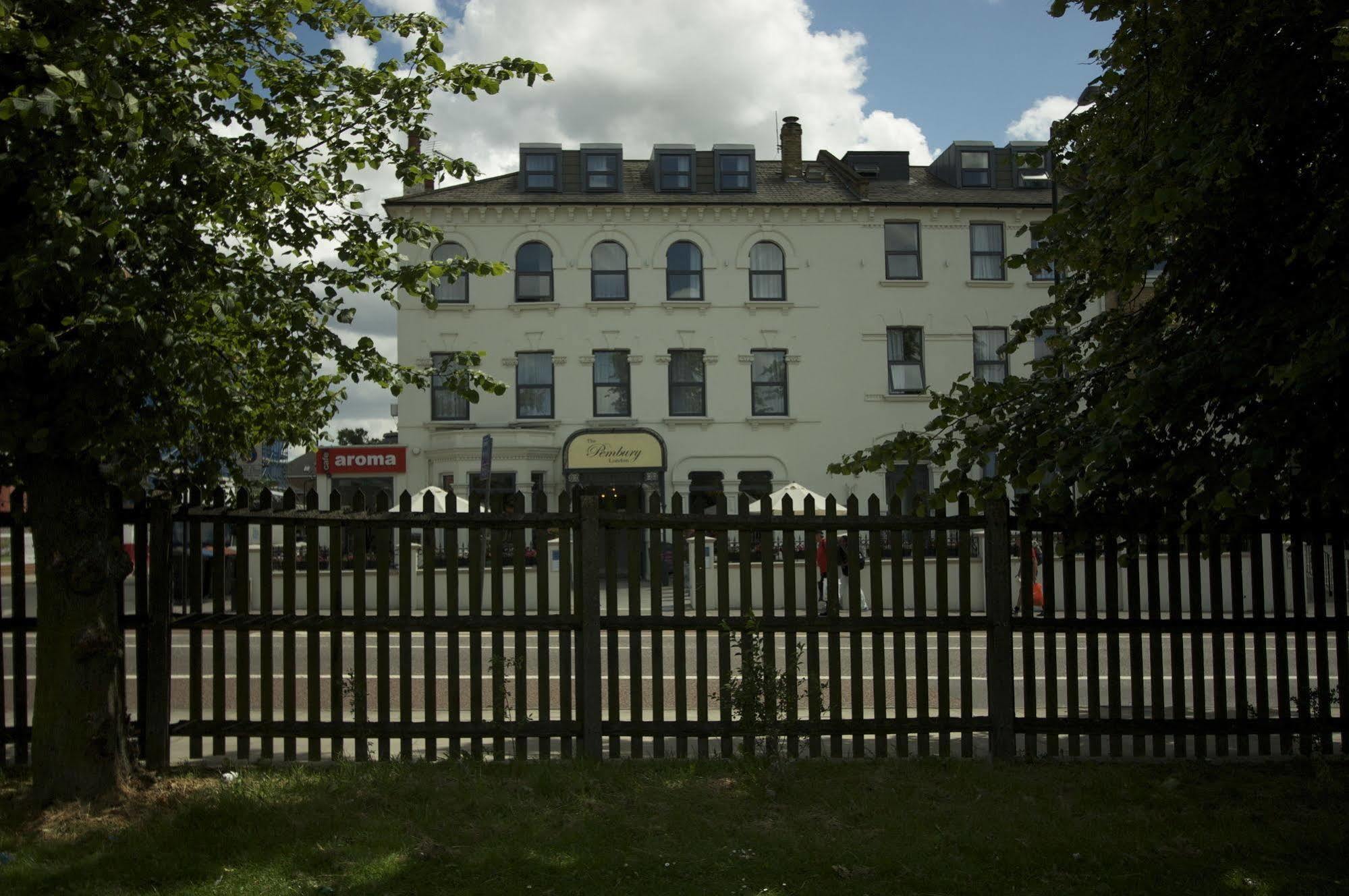 Pembury Hotel At Finsbury Park London Exterior photo